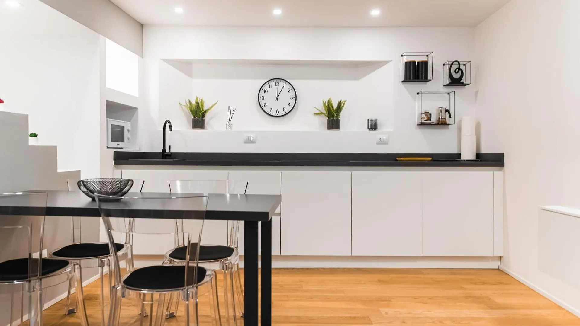 Lilli House - Suite In The Heart Of Bologna Apartment